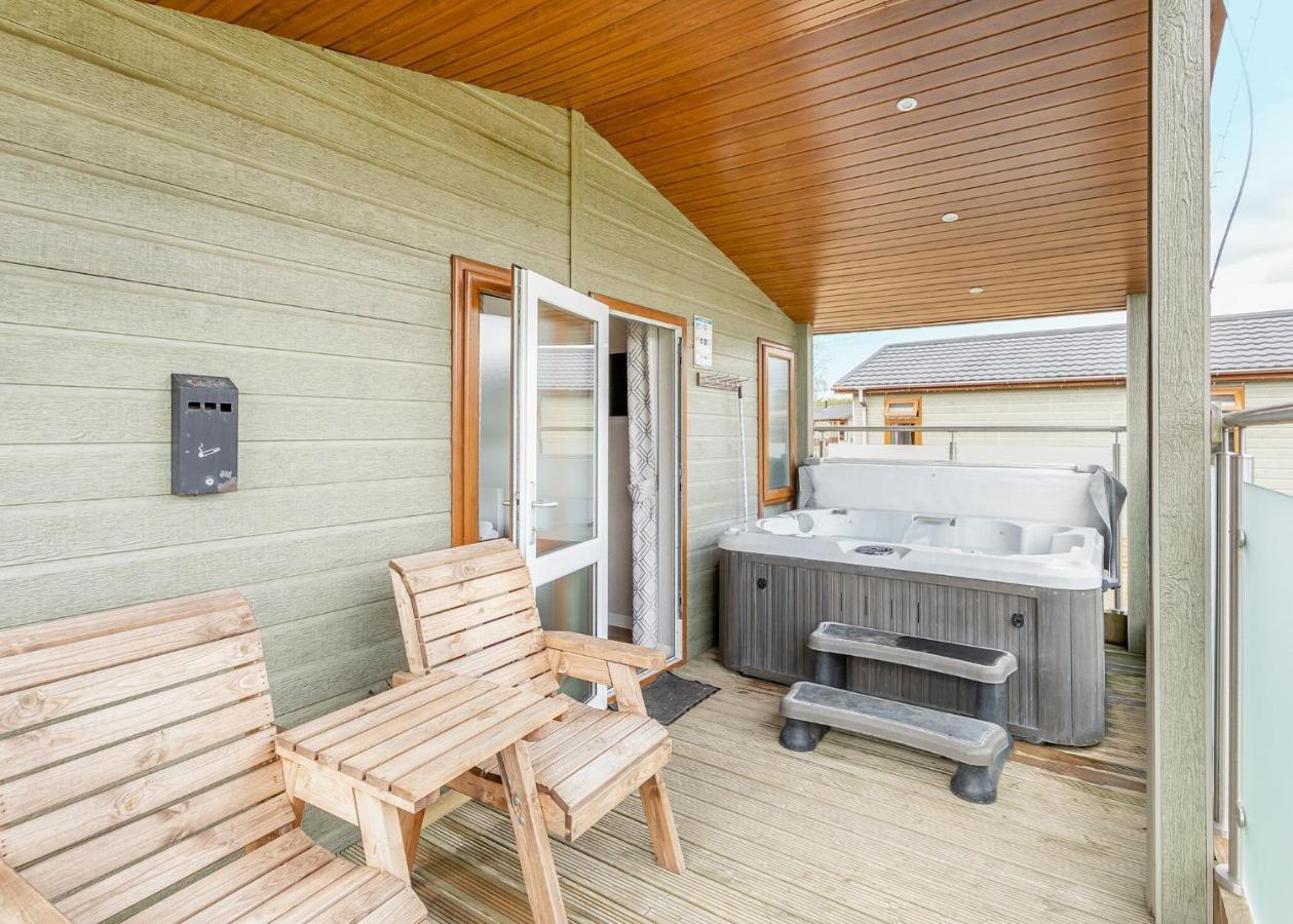 Lode Hall Lodges Upwell Luaran gambar
